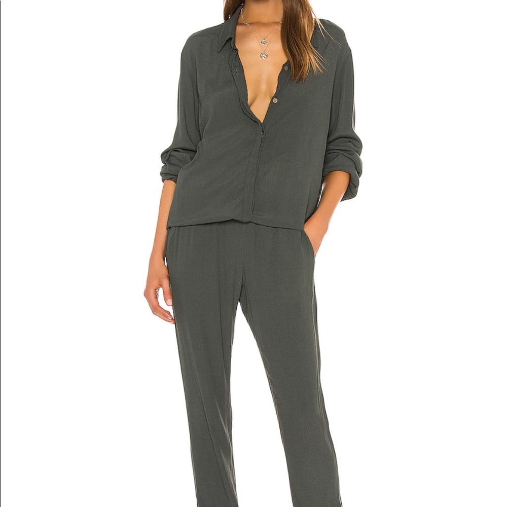 MONROW Crepe Long Sleeve Jumpsuit in Camo size XS brand new with tags